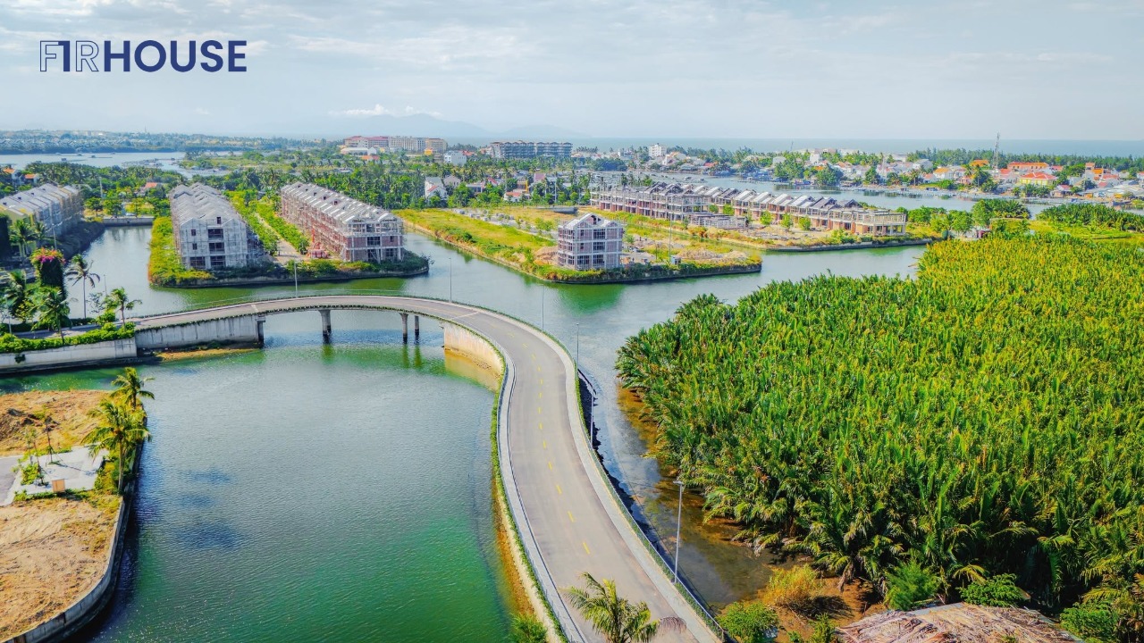 Cầu, đường nội khu và các đảo villa ven kênh đang hoàn thiện