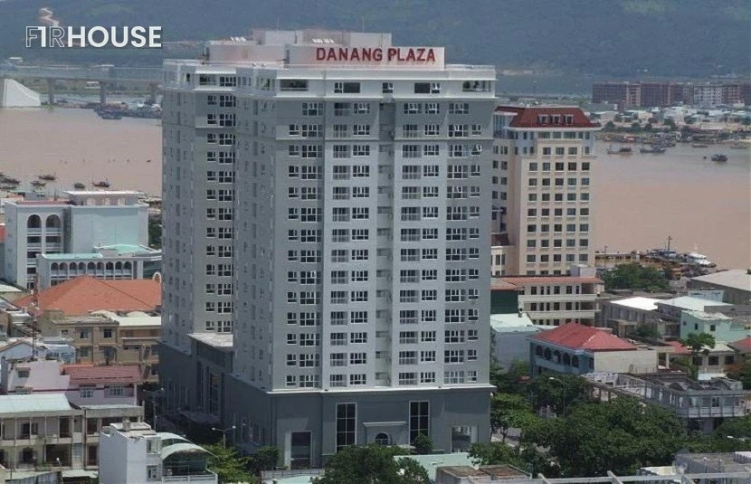 Đà Nẵng Plaza giữa trung tâm thành phố, gần sông Hàn